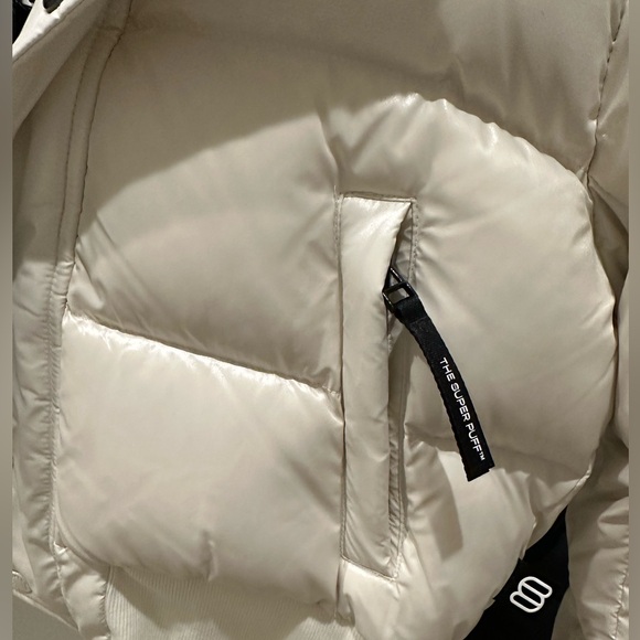 This season: New with tags Super Chalet Puff with hood-fur detaches Never Worn - Picture 11 of 11
